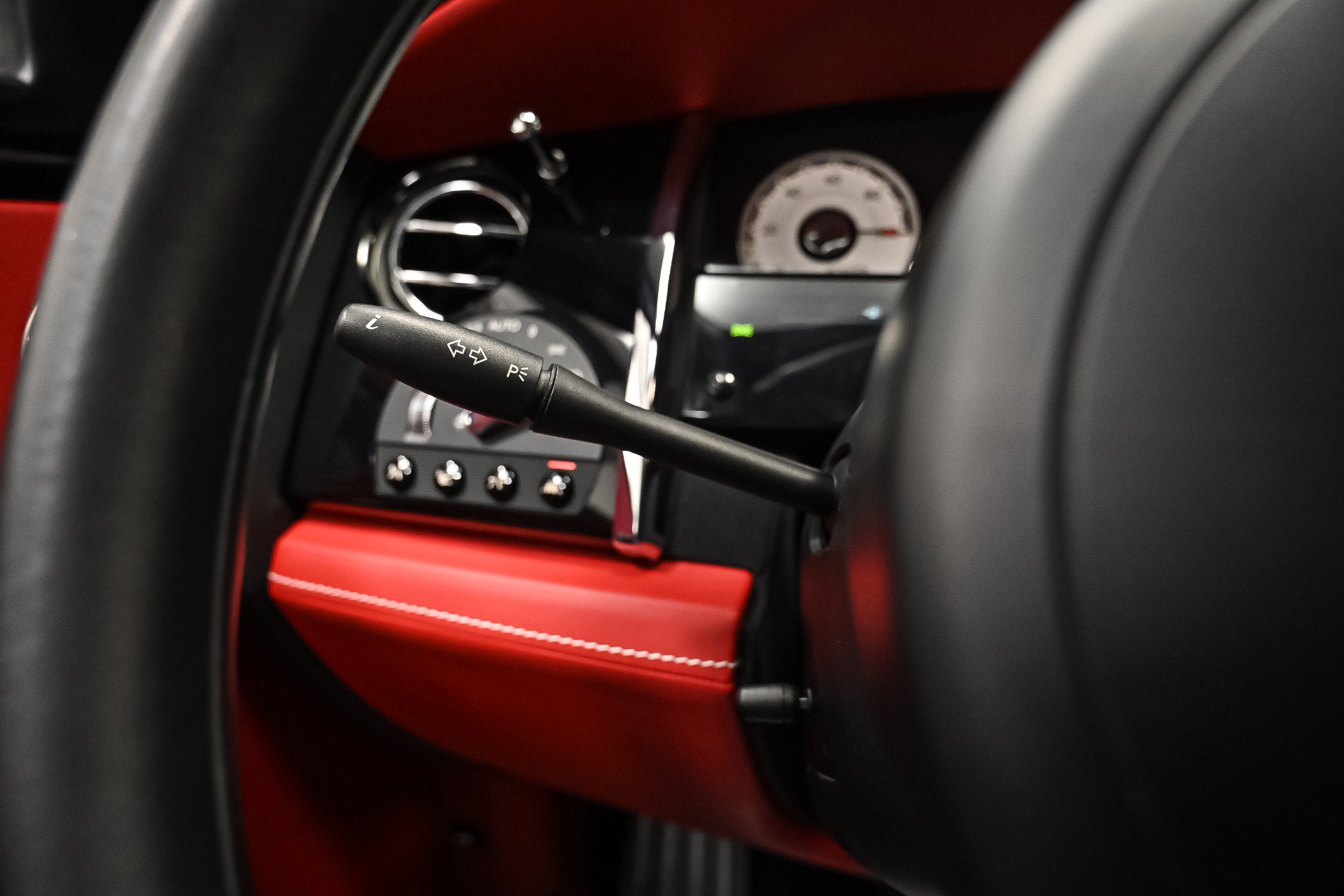 Used 2017 Rolls-Royce Ghost RWD image 34