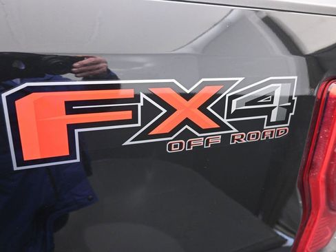 Used 2022 Ford F250 XLT w/ XLT Premium Package image 23