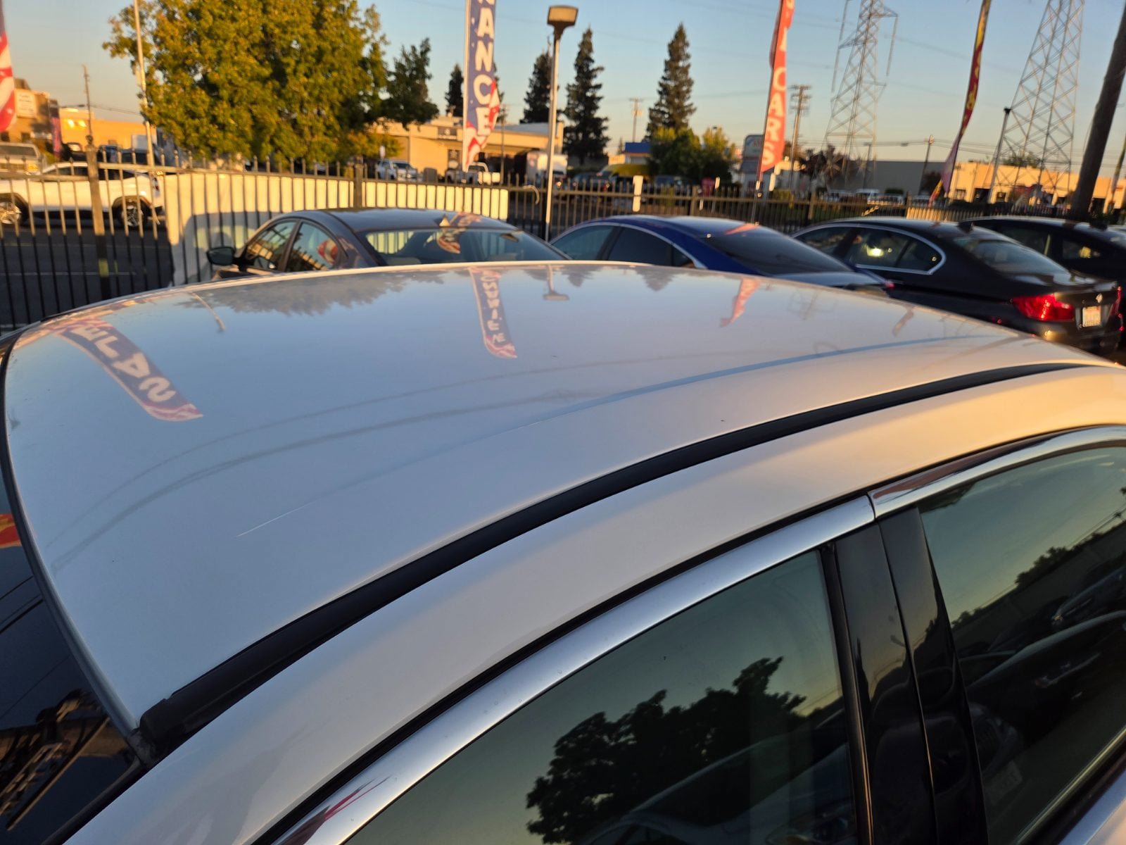 Used 2015 Ford Taurus SE FWD image 7