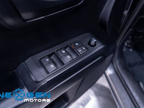 Used 2019 Toyota Tacoma SR image 19