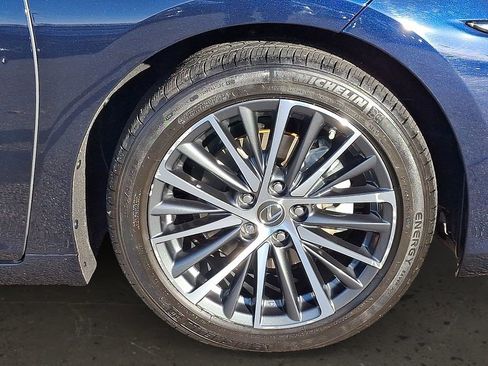 Certified 2023 Lexus ES 350 w/ Premium Package image 9