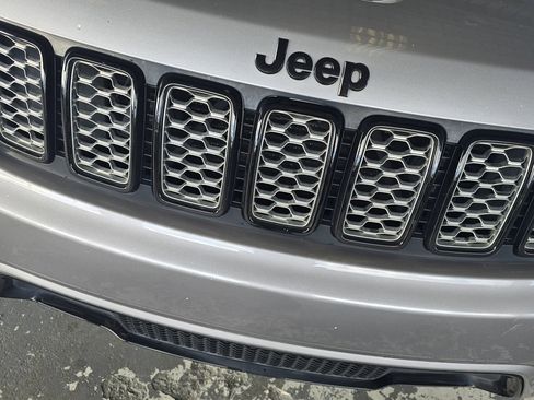 Used 2019 Jeep Grand Cherokee Altitude image 34
