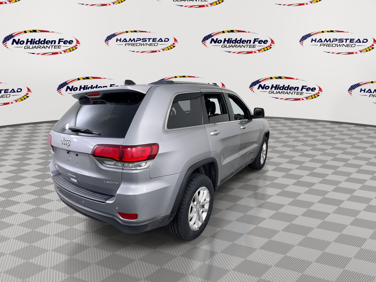 Used 2021 Jeep Grand Cherokee Laredo w/ Security & Convenience Group AWD/4WD image 9