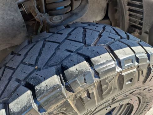 Used 2019 Toyota Tacoma TRD Off-Road AWD/4WD image 16