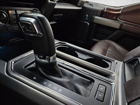 Used 2017 Ford F150 Platinum w/ Equipment Group 701A Luxury image 15