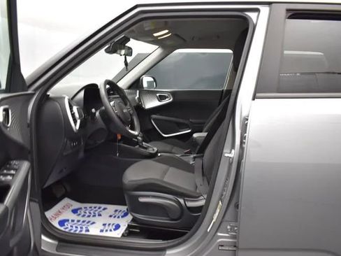 Used 2023 Kia Soul LX w/ LX Technology Package FWD image 14