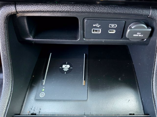 Used 2024 Honda Pilot Touring image 16