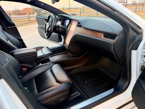 Used 2020 Tesla Model S Long Range Plus image 13
