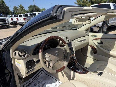 Used 2007 Mercedes-Benz CLK 350 Cabriolet image 10