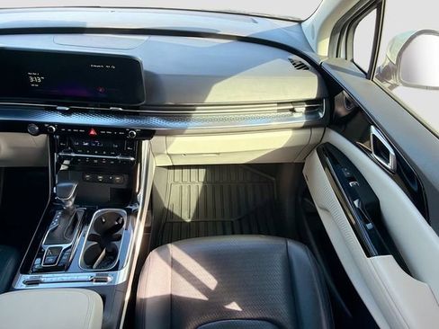 Used 2024 Kia Carnival SX Prestige image 18