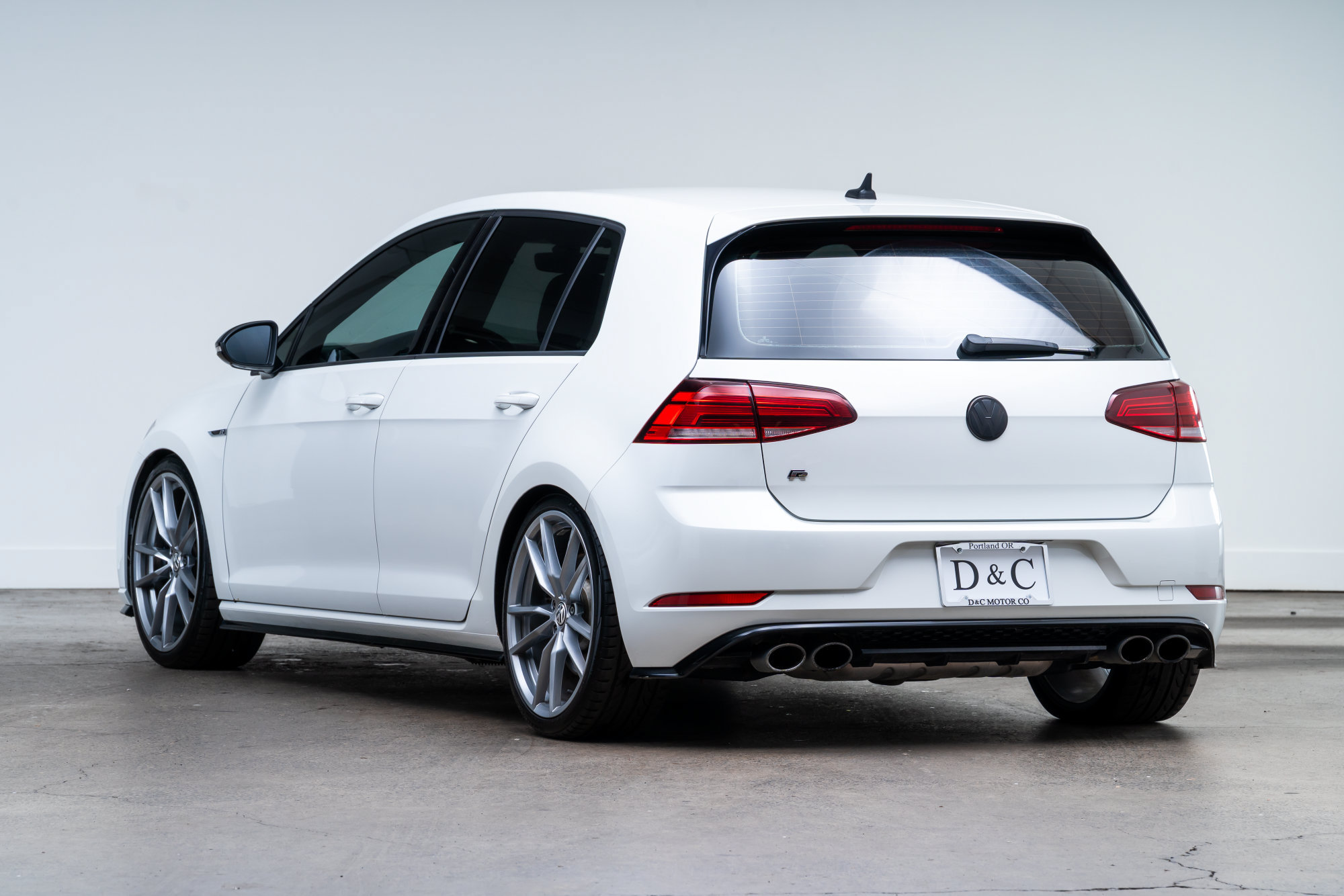 Used 2019 Volkswagen Golf R 4-Door AWD/4WD image 5