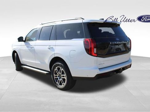 New 2025 Ford Expedition Active image 4