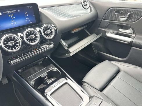 Certified 2025 Mercedes-Benz GLA 250 4MATIC image 32