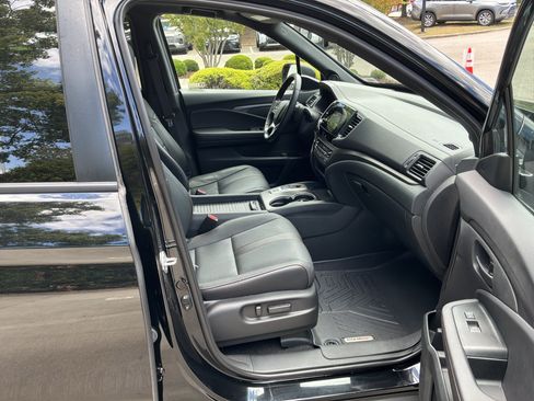 Used 2023 Honda Passport TrailSport image 33