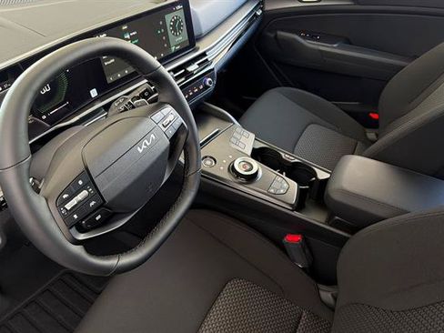 New 2026 Kia Sportage LX FWD image 10