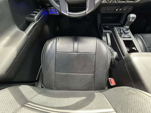 Used 2023 Toyota Tacoma TRD Sport image 24