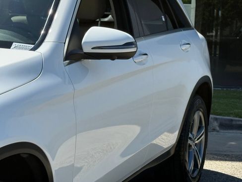 Used 2021 Mercedes-Benz GLC 300 image 4