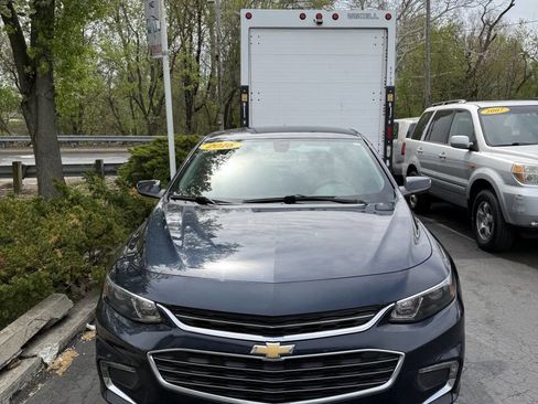 Used 2016 Chevrolet Malibu LT w/ Leather Package image 3