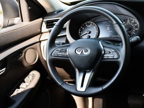 Certified 2025 INFINITI QX50 Luxe AWD/4WD image 19