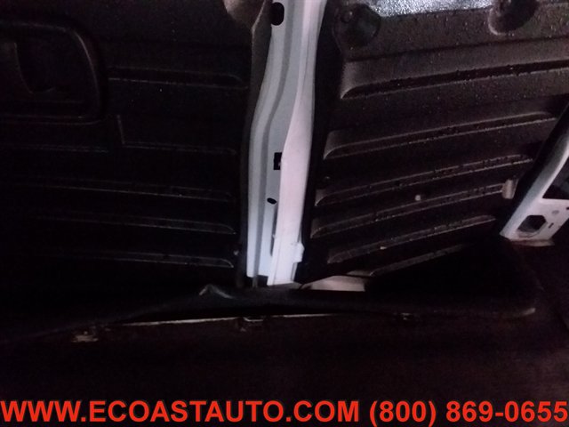 Used 2017 Chevrolet Express 2500 RWD image 23