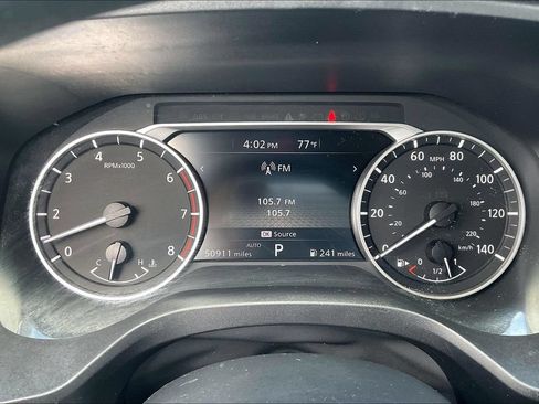 Used 2024 Nissan Rogue S AWD/4WD image 13