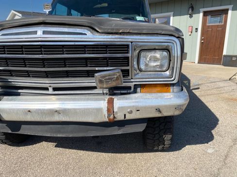Used 1989 Jeep Grand Wagoneer AWD/4WD image 40