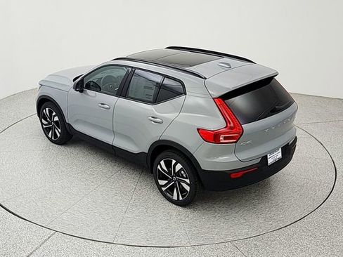 New 2026 Volvo XC40 B5 Plus w/ Climate Package AWD/4WD image 35