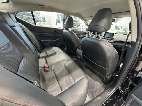 Used 2025 Nissan Altima 2.5 SR AWD/4WD image 6