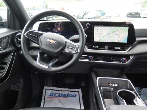 Used 2025 Chevrolet Equinox LT w/ Convenience Package II FWD image 15