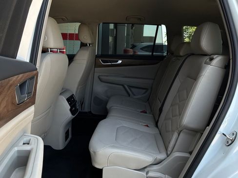 Used 2026 Volkswagen Atlas SE FWD image 12