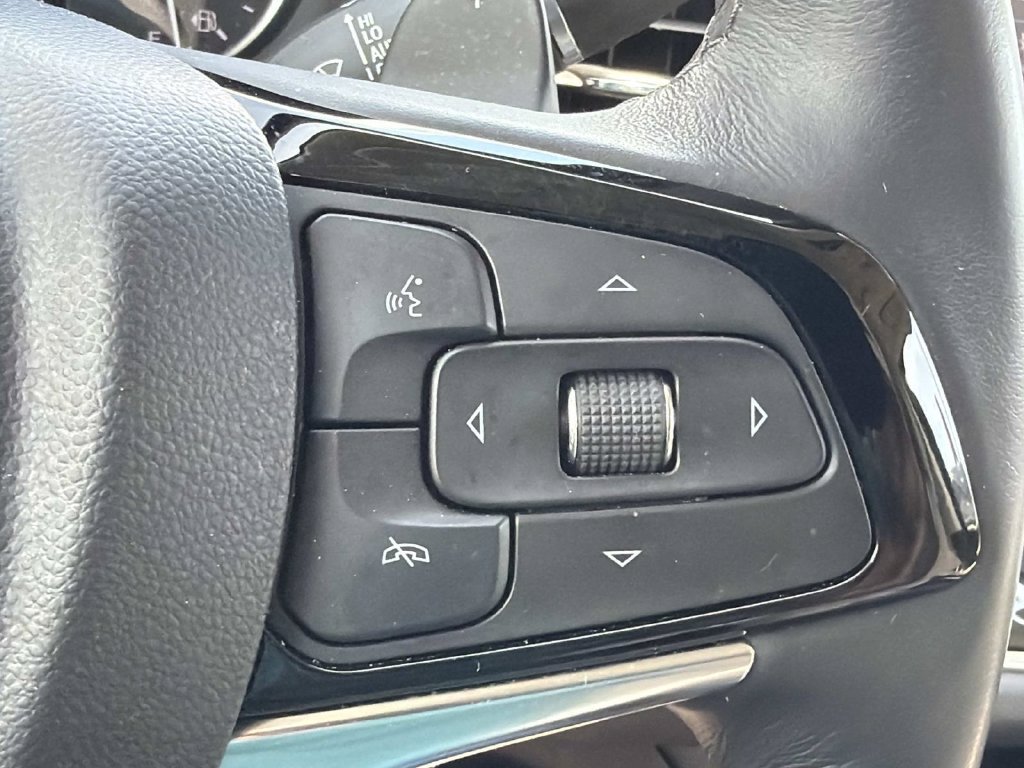 Used 2023 Buick Enclave Avenir FWD image 21