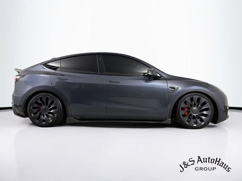 Used 2021 Tesla Model Y Performance AWD/4WD image 8