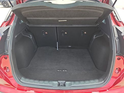 Used 2021 Nissan Kicks SR w/ SR Premium Package FWD image 19