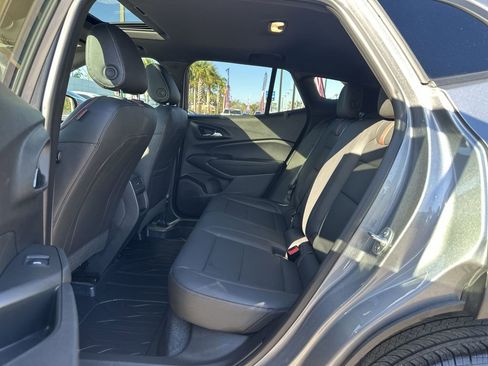 Certified 2025 Chevrolet Trax RS w/ Sunroof Package image 27