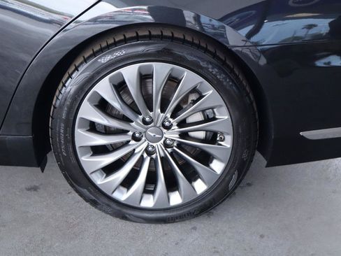 Used 2018 Genesis G90 3.3T Premium RWD image 11