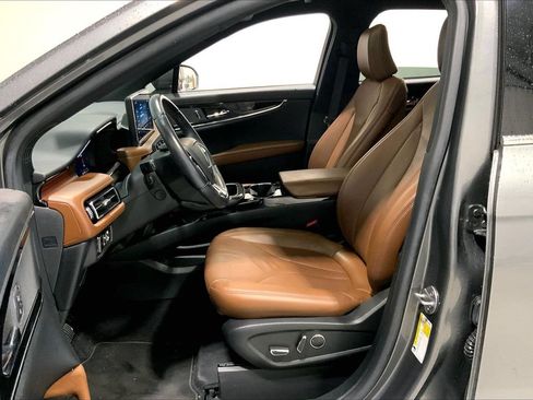 Used 2023 Lincoln Nautilus Reserve w/ Monochromatic Package AWD/4WD image 15