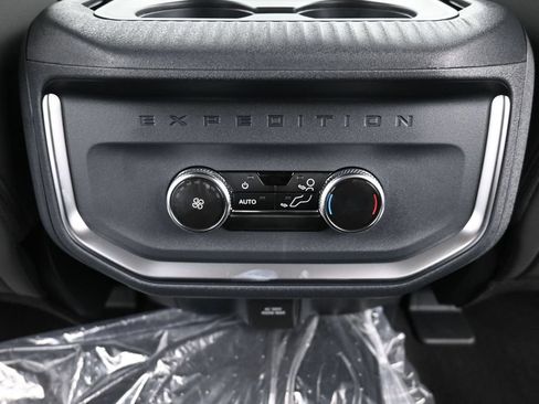 New 2026 Ford Expedition Active RWD image 10