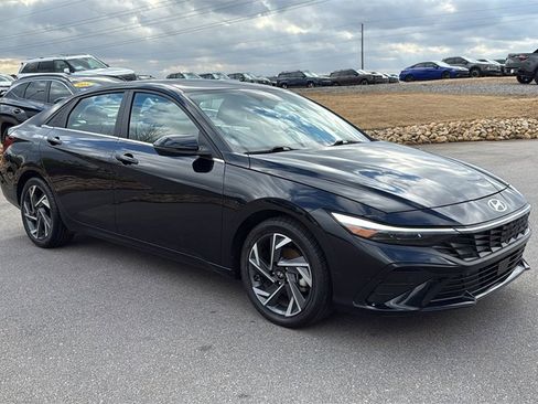 Certified 2024 Hyundai Elantra Limited image 1