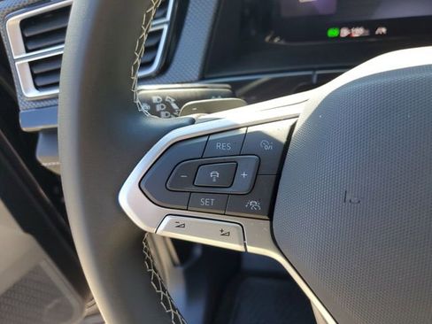 Used 2025 Volkswagen Atlas Cross Sport SEL image 26