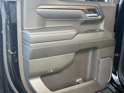 Used 2025 Chevrolet Silverado 1500 LT Trail Boss w/ Protection Package AWD/4WD image 11