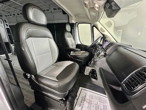 Used 2026 RAM ProMaster 2500 w/ Convenience Group FWD image 6