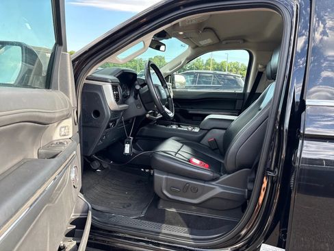 Used 2024 Ford Expedition Max XLT AWD/4WD image 9
