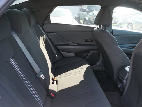 Used 2025 Hyundai Elantra Sport FWD image 21
