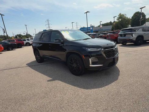 Certified 2023 Chevrolet Traverse Premier w/ Redline Edition AWD/4WD image 2