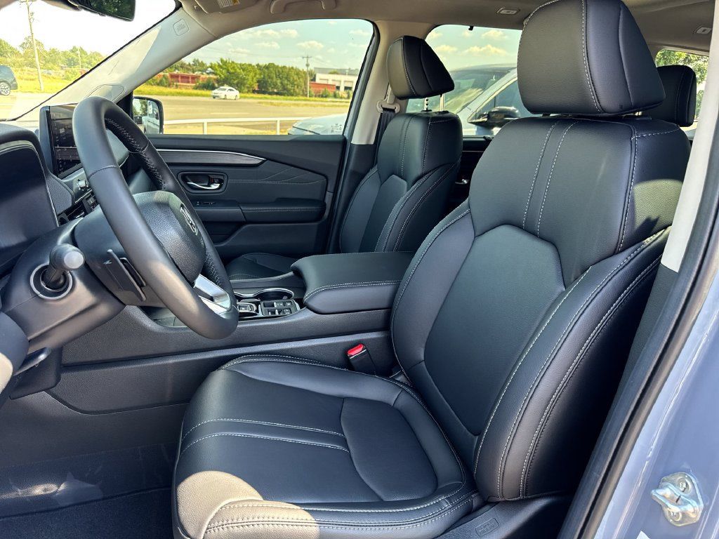 New 2026 Honda Pilot Touring image 11