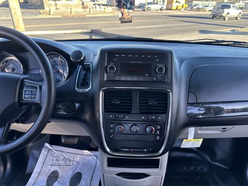 Used 2014 RAM C/V Tradesman image 16