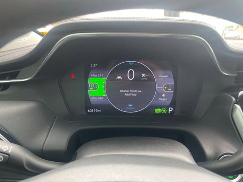 Used 2023 Chevrolet Bolt EUV LT w/ Convenience Package FWD image 14