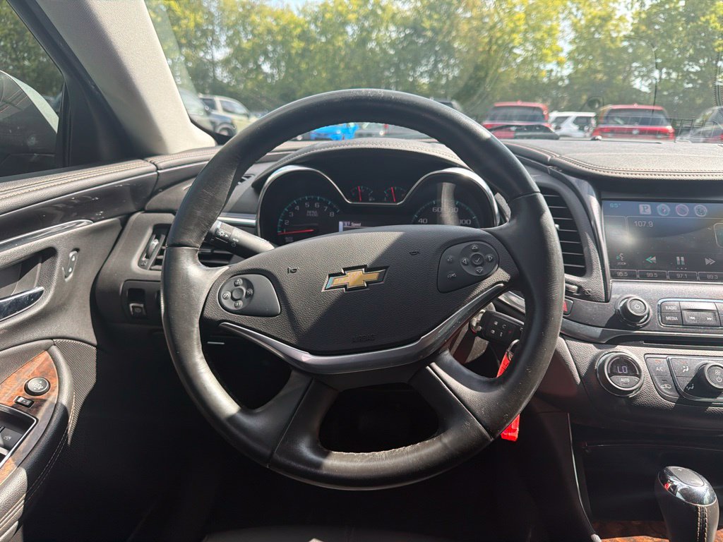 Used 2015 Chevrolet Impala LT w/ Convenience Package FWD image 12
