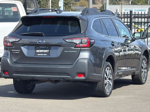 Used 2023 Subaru Outback Premium AWD/4WD image 3