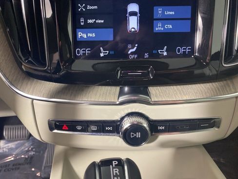 Used 2018 Volvo XC60 T6 Inscription w/ Luxury Seat Package AWD/4WD image 21